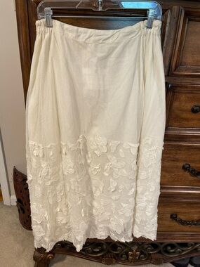 Cream Floral Appliqué Midi Skirt